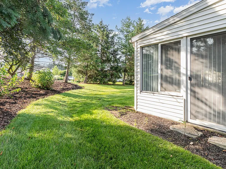 660 Springhouse Ln — Photo 23