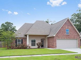 5050 Fox Hunt Dr, Zachary, LA 70791