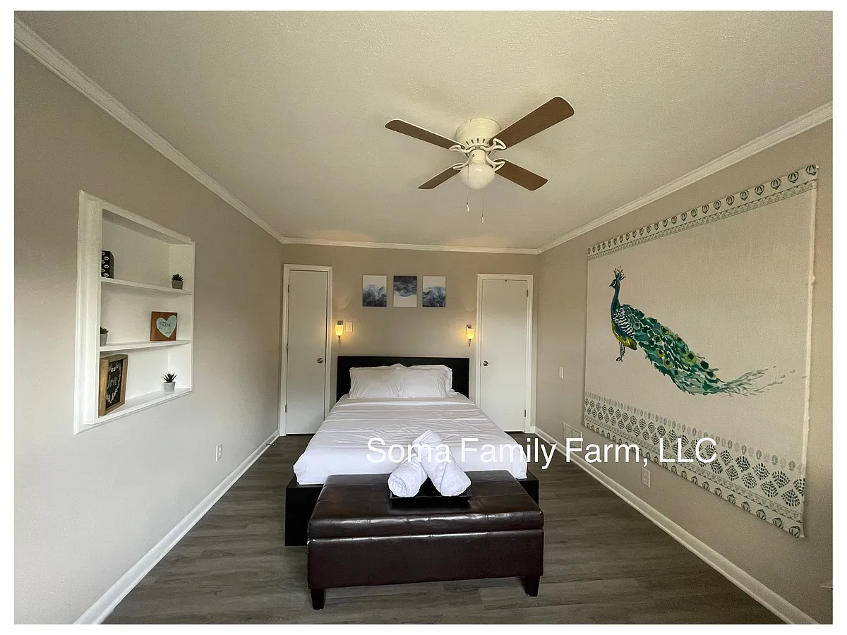 Building Photo - 13570 Lois Dr