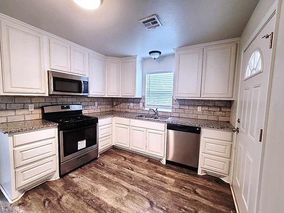 5th image of 1005 SW 50th St