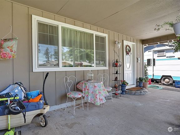5th image of 15914 69th Avenue Ct E