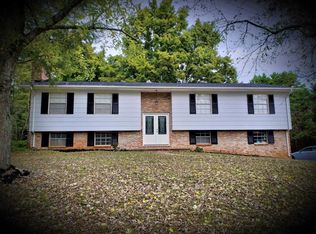 708 Bridgewater Rd, Knoxville, TN 37923