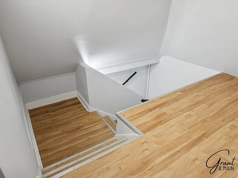 1613 Virginia Park — Photo 2