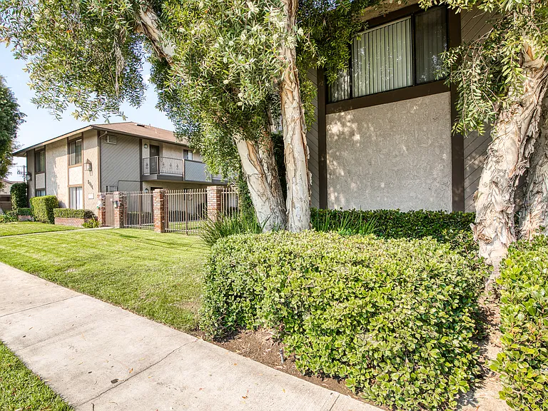 5911 Kingman Ave — Photo 14
