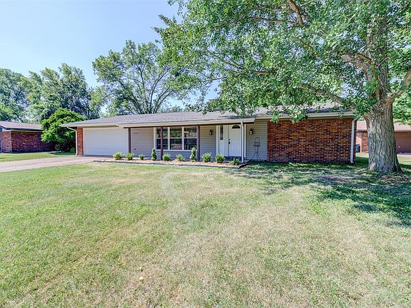 3rd image of 12580 Merrick Dr