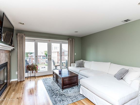 5th image of 261 East Broadway