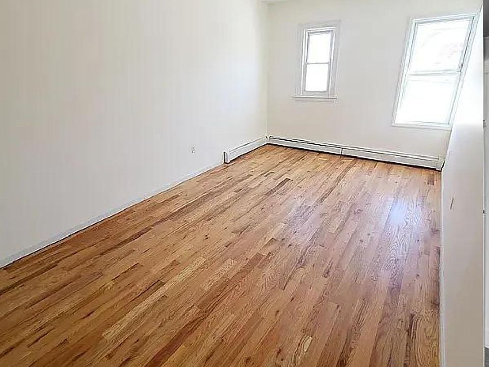 2nd image of 5524 96th St Floor 1