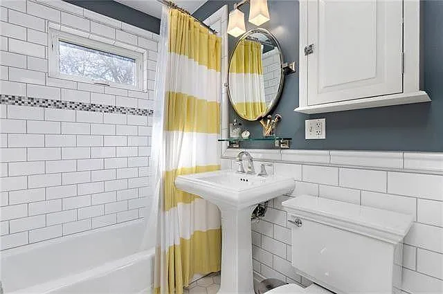 5217 W 72nd St — Photo 19