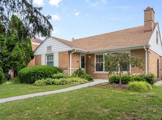 4914 Lunt Ave, Skokie, IL 60077
