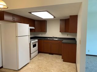 1 Woodland Hills Dr APT 6, Bismarck, IL 61814