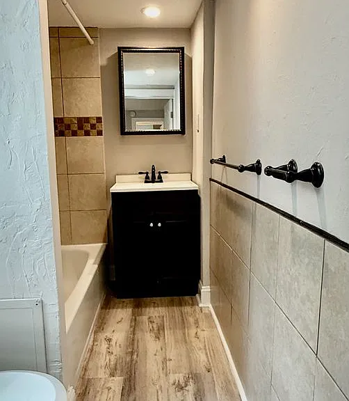 1228 Peters St — Photo 28