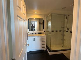 321 S San Vicente Blvd