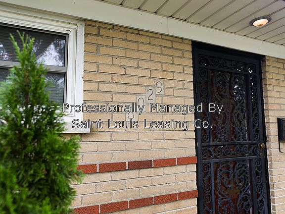 3rd image of 8029 Park Way Dr