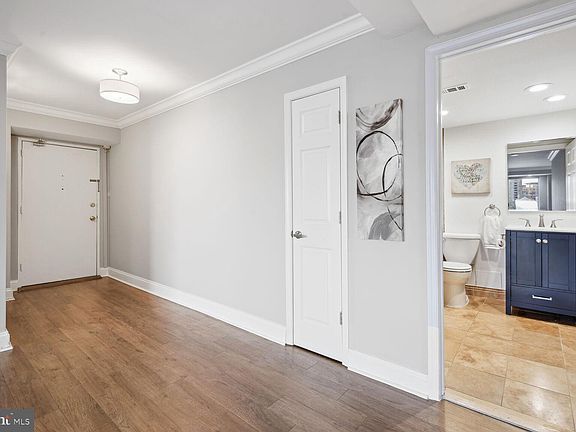 4th image of 8315 N Brook Ln #2906