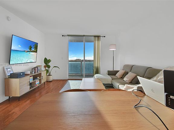 3rd image of 1800 N Bayshore Dr APT 2604