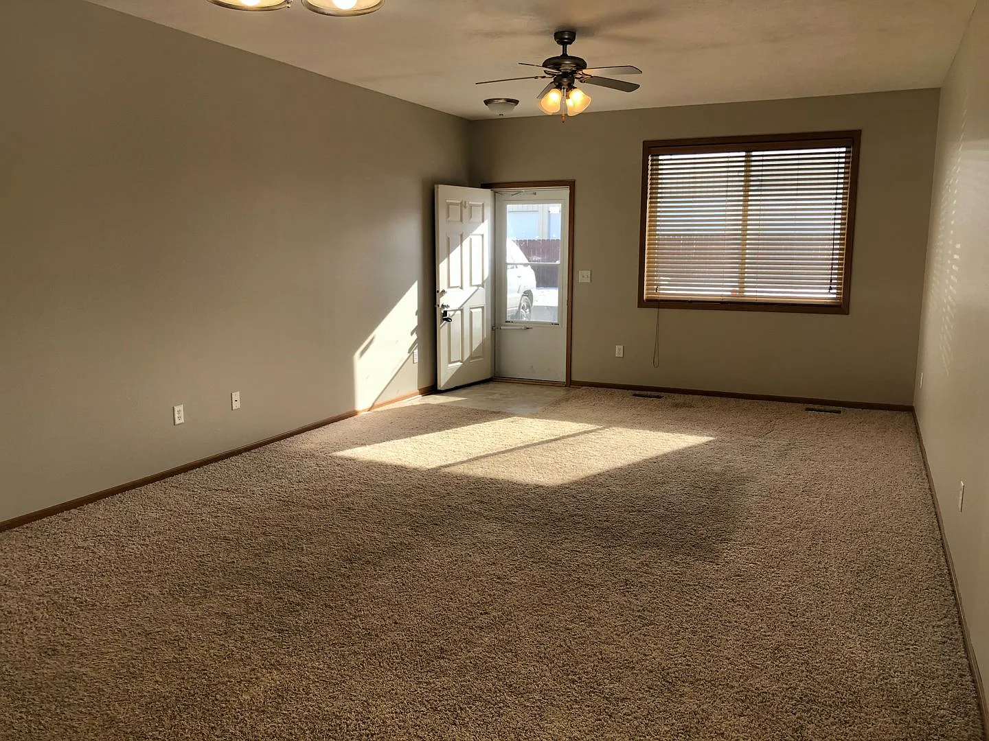 3 Bedroom Condo! — Photo 3