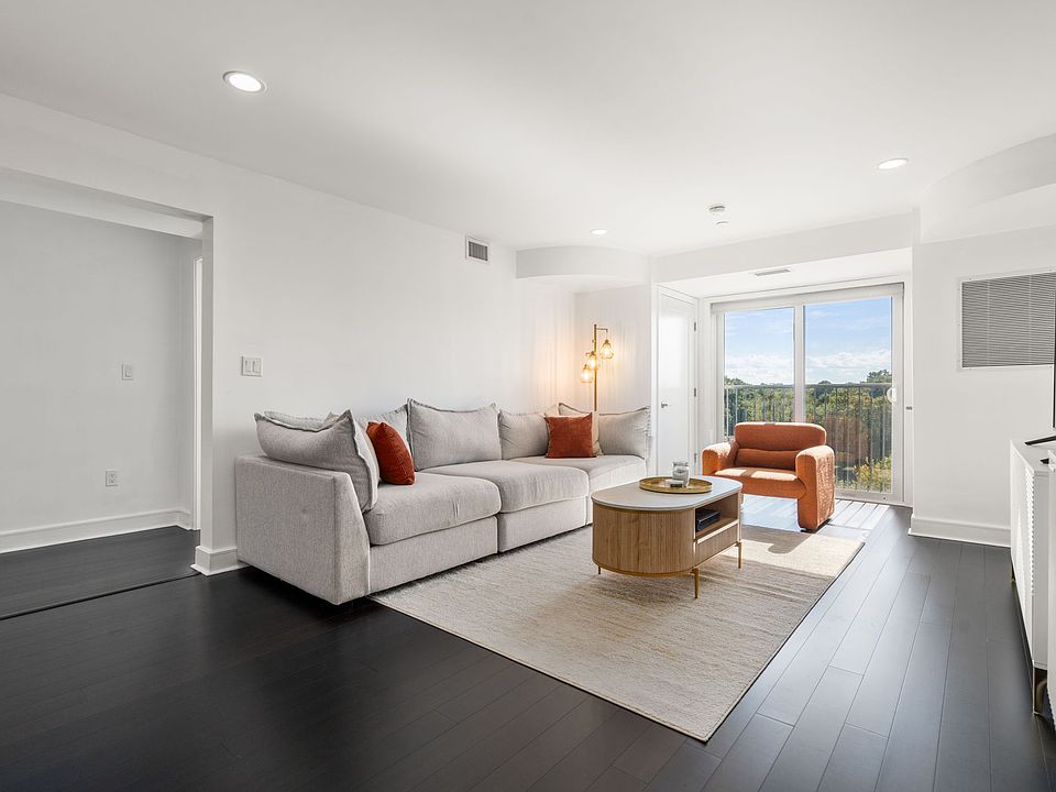 1st image of 770 Washington Ave #404