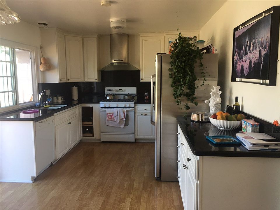 2nd image of 10979 Bali Ln