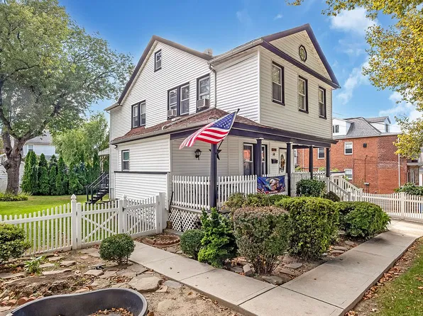 15458 11th Ave, Whitestone, NY 11357