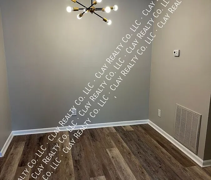 920L Highland Ave — Photo 13