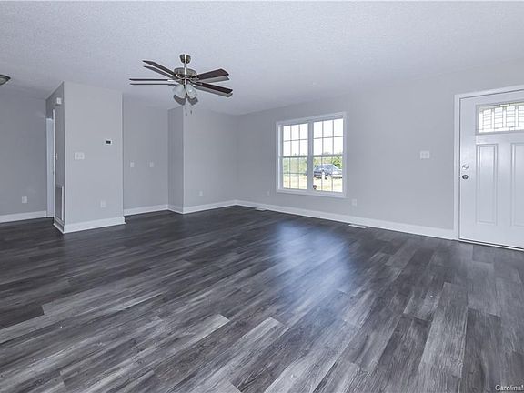 5th image of 135 Chambwood Ln