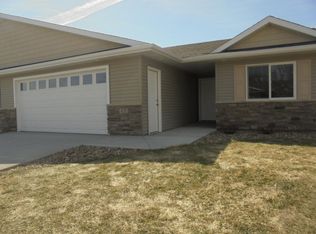 428 Buckshot Ct, Kenyon, MN 55946