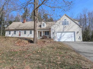 131 Sherwood Forest Rd, Weare, NH 03281