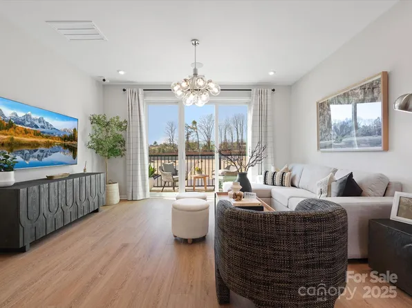 5624 Kingspan Dr, Charlotte, NC 28217