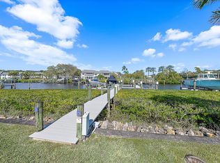 2001 Captains Way, Jupiter, FL 33477