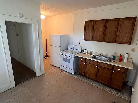 4th image of 153 York Ave Floor 2