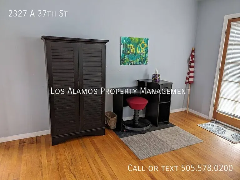 2327A 37th St — Photo 3