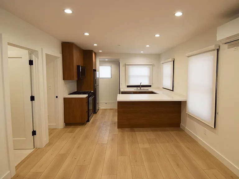 317 Ocean Park Blvd — Photo 2