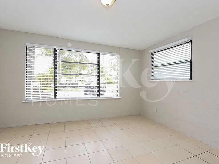 1185 Arizona Ave — Photo 11