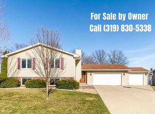 933 Nancy Rd, Waterloo, IA 50701