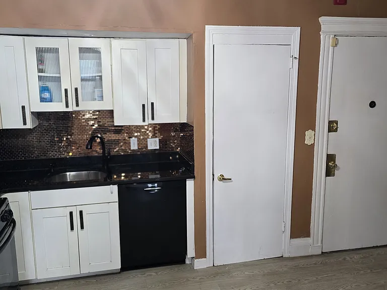 285 Lynn Shore Dr #102 — Photo 13