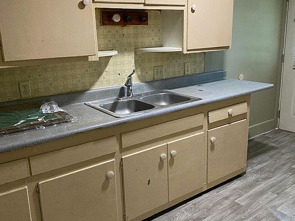 4th image of 1502-04 E Tabor St #1504