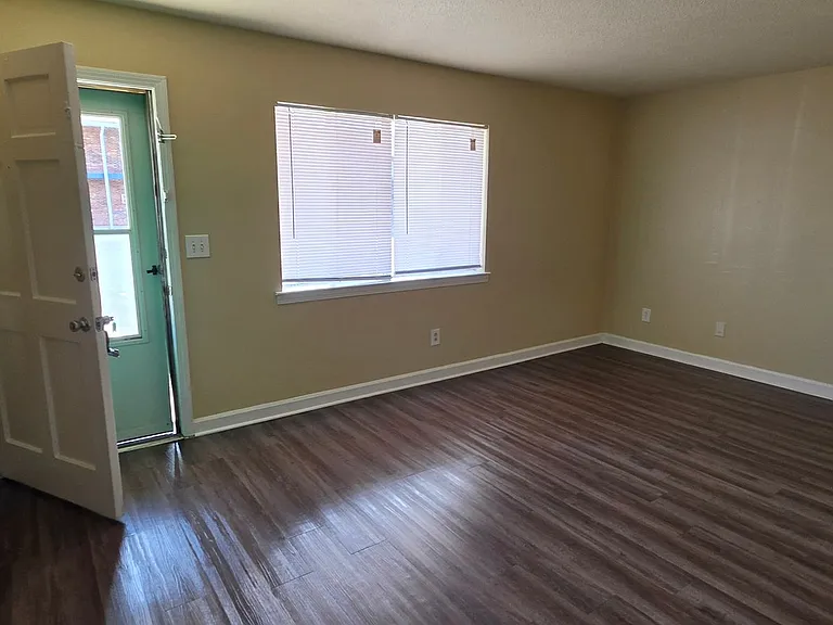 215-217 Ingram Rd — Photo 13