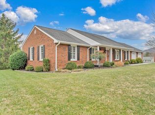 5032 Labradore Dr, Roanoke, VA 24012