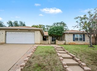 2424 Meadow Creek Dr, Bedford, TX