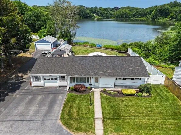 128 Sharon St, Cranston, RI 02910
