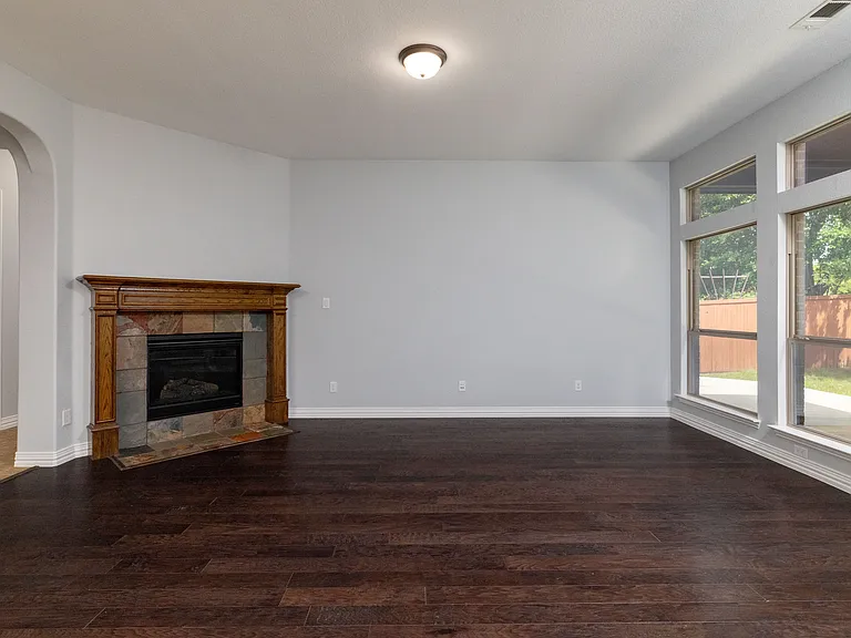 305 Dorset Ct — Photo 16