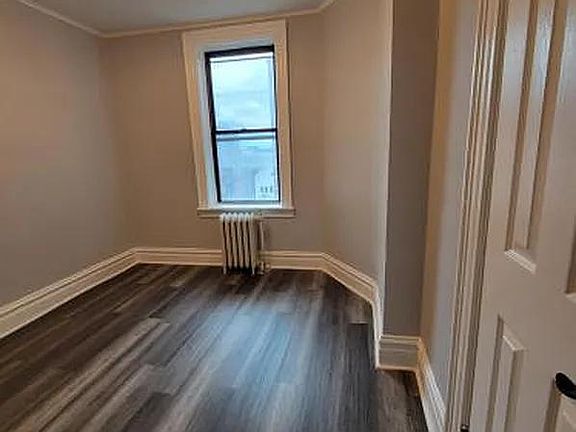 5th image of 84 Romaine Ave #10A