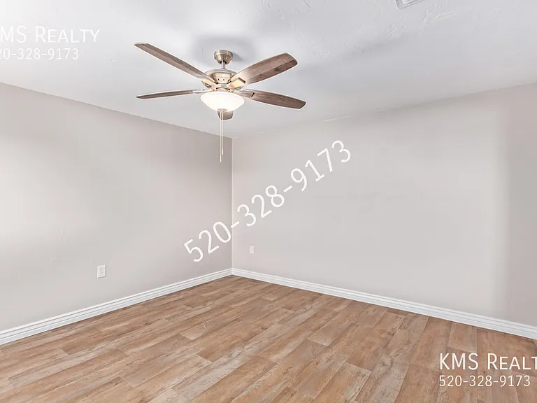 4213 S Lundy Ave — Photo 22