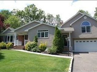 30 Hickory Dr, Cedar Grove, NJ 07006