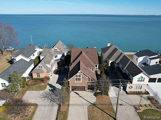 1st image of 38122 Lakeshore Dr