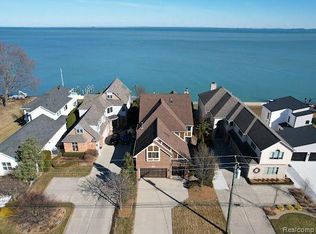 38122 Lakeshore Dr, Harrison Township, MI
