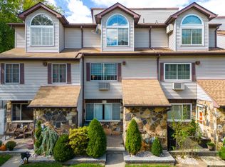 32 Croft Ct, Staten Island, NY 10306