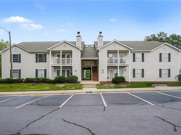 7121 W Friendly Ave APT A, Greensboro, NC 27410