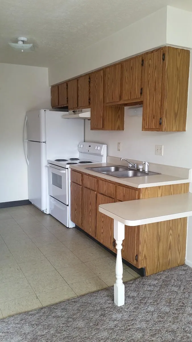 Eat in kitchen Bar - 1020 Register Rd #MULTIPLE LIS