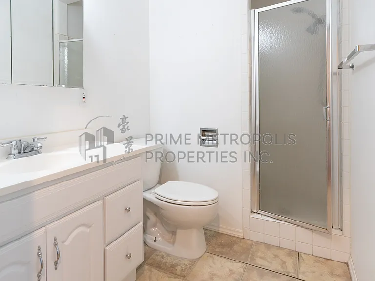 10706 Lakeside Ave NE — Photo 16